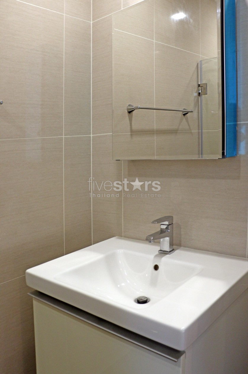 Appartement moderne à louer à Promphong, photo 9