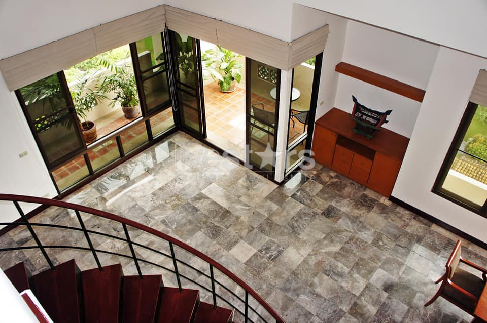 Appartement-Duplex de 4 chambres à louer près du BTS Phrom Phong, photo 4