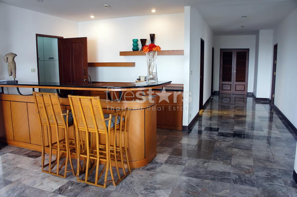 Appartement-Duplex de 4 chambres à louer près du BTS Phrom Phong, photo 8
