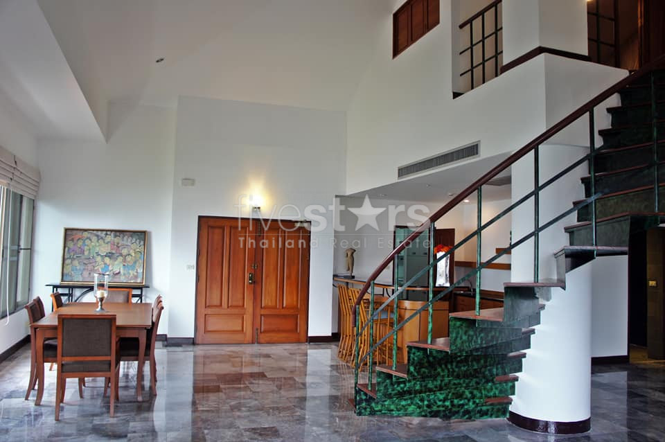 Appartement-Duplex de 4 chambres à louer près du BTS Phrom Phong, photo 12