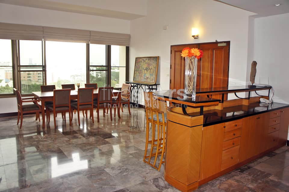 Appartement-Duplex de 4 chambres à louer près du BTS Phrom Phong, photo 11