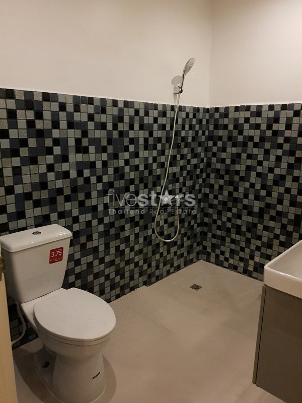 Appartement de 2 chambres à louer près du BTS Promphong, photo 7