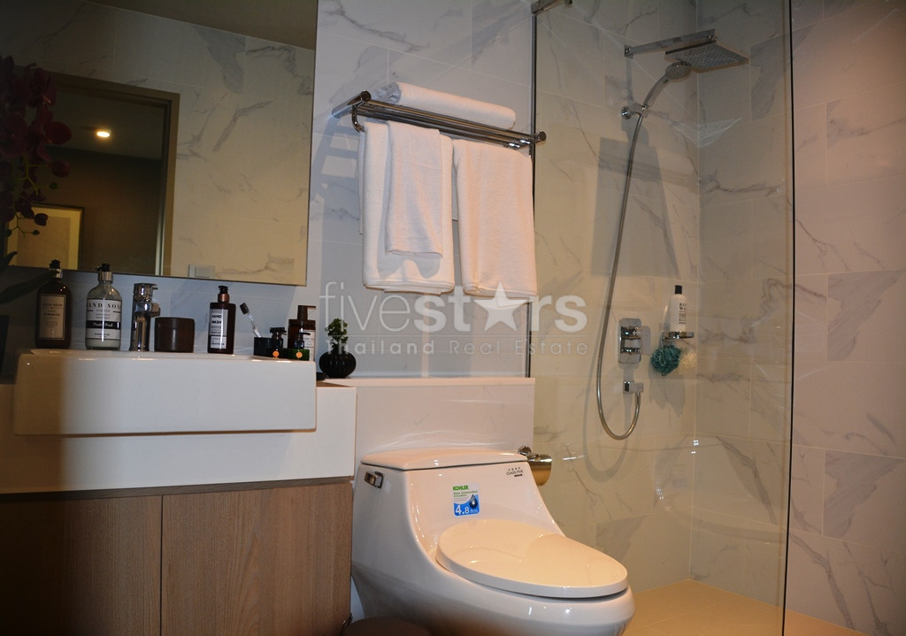 Appartement 2 chambres neuf quartier Phromphong, photo 15