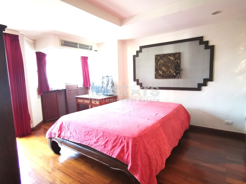 Spécieux condominium de 2 chambres avec grand balcon à louer à Phrompong, photo 8