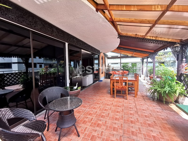 Spécieux condominium de 2 chambres avec grand balcon à louer à Phrompong, photo 16