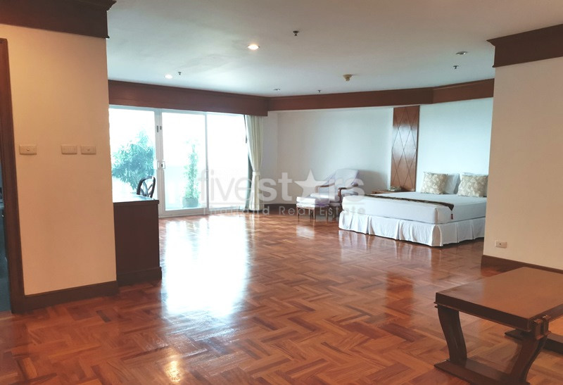 Appartement spacieux avec 3 chambres quartier Phormpong, photo 2