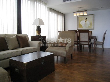 Appartement de 3 chambres à louer près de la station de BTS de Phrompong, photo 2