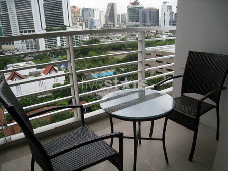 Appartement de 3 chambres à louer près de la station de BTS de Phrompong, photo 9