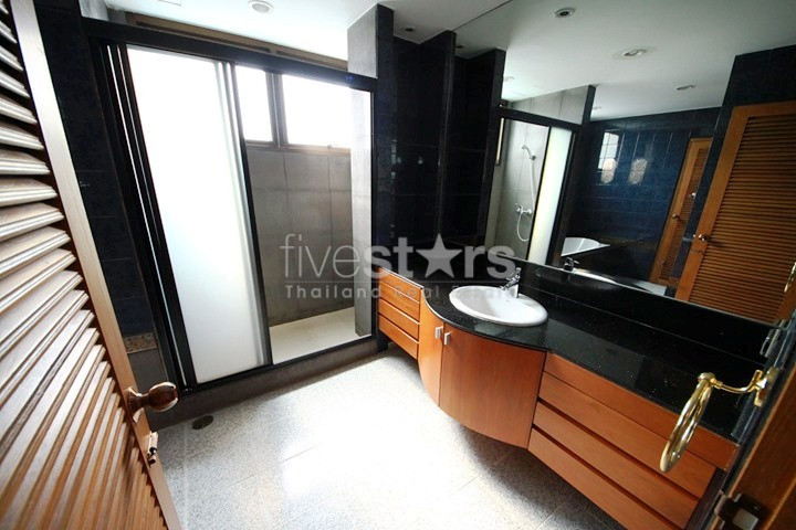 Grand appartement de 3 chambres à louer près du BTS Thonglor, photo 9