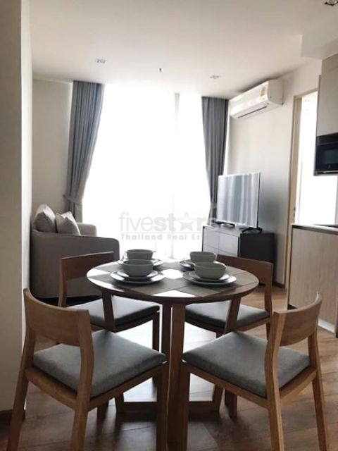 Appartement de 2 chambres à louer près du BTS Phromphong, photo 3