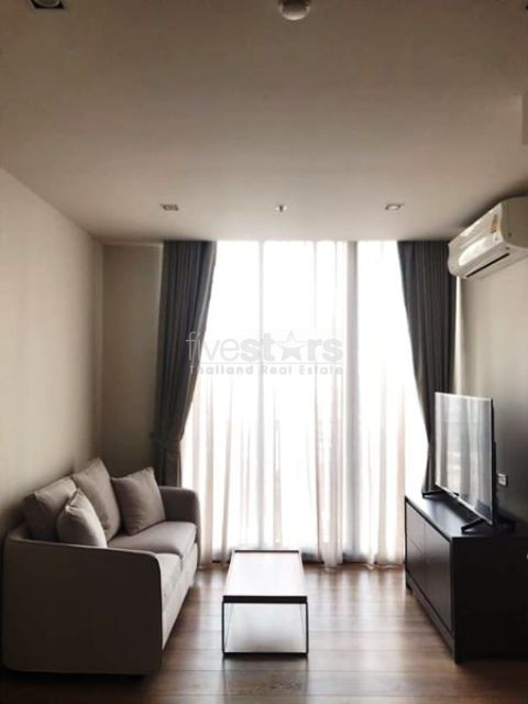 Appartement de 2 chambres à louer près du BTS Phromphong