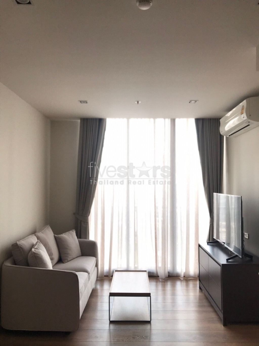 Bel appartement de 3 chambres à louer près du BTS Phromphong
