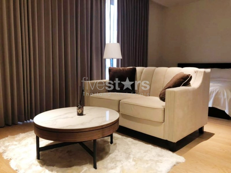 Appartement neuf d'une chambre à louer à Thonglor