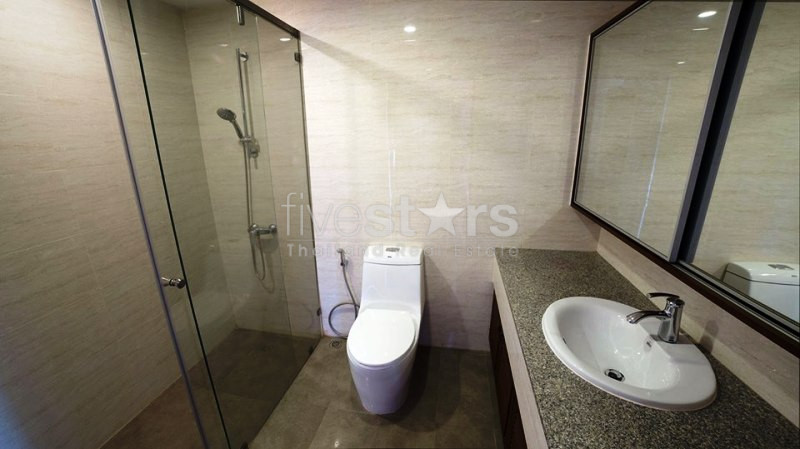 Condo large 2 bedrooms for rent in Phomphong, photo 10