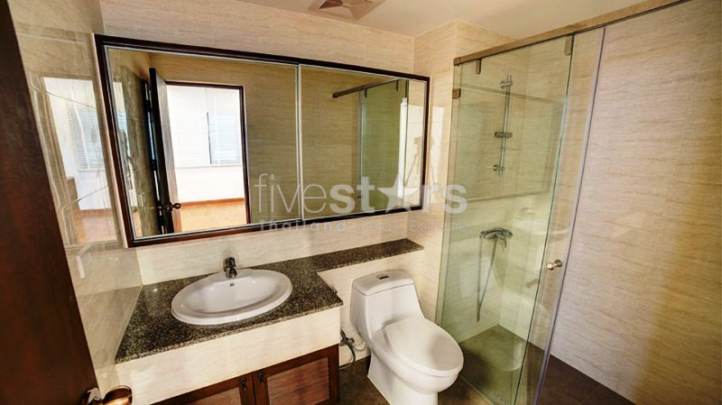 Condo large 2 bedrooms for rent in Phomphong, photo 9