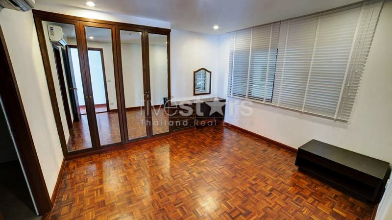 Condo large 2 bedrooms for rent in Phomphong, photo 6