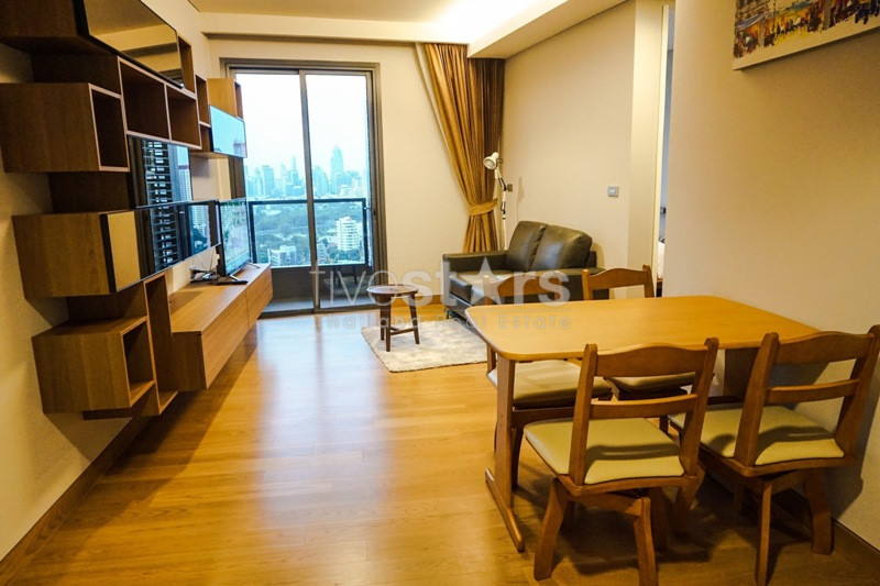 Condo 2 bedrooms for Sale in Phromphong
