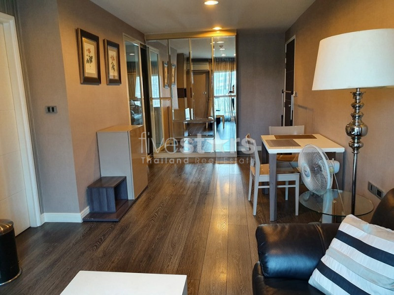1 bedroom condor corner unit for rent in Thonglor, photo 3