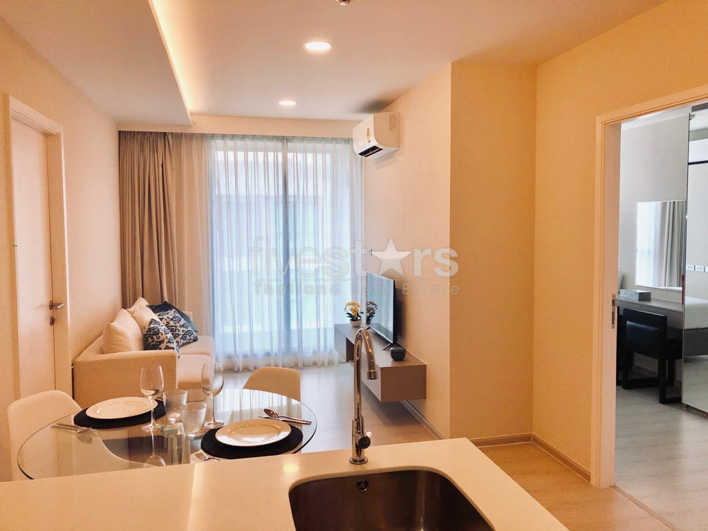 Appartement neuf de 2 chambres à louer près du BTS Thonglor