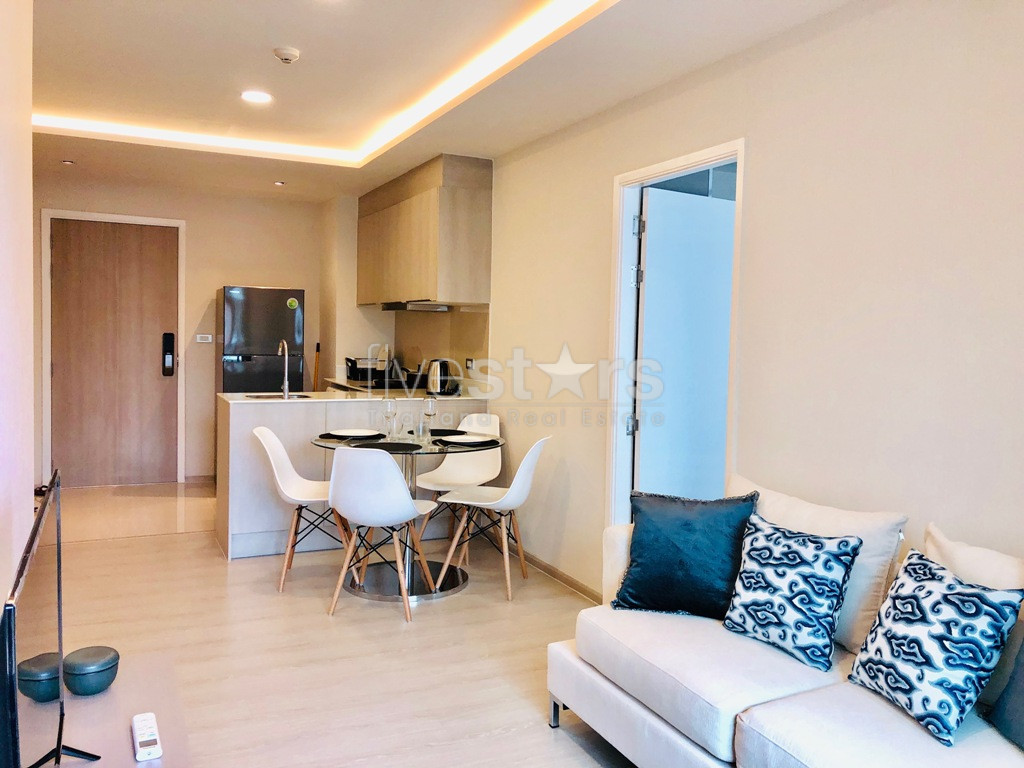 Appartement neuf de 2 chambres à louer près du BTS Thonglor, photo 2