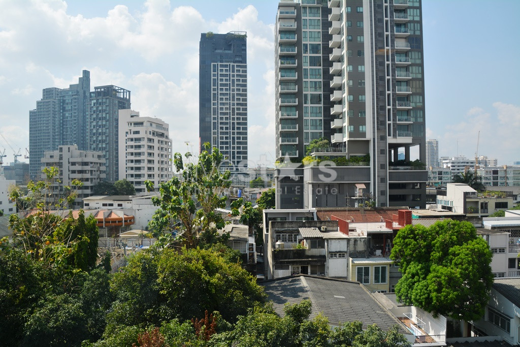 Appartement 3 chambres vendre proche BTS Thonglor