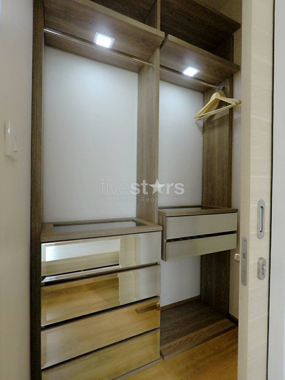 2 bedrooms condo for sale close to the BTS Phrom Phong, photo 14