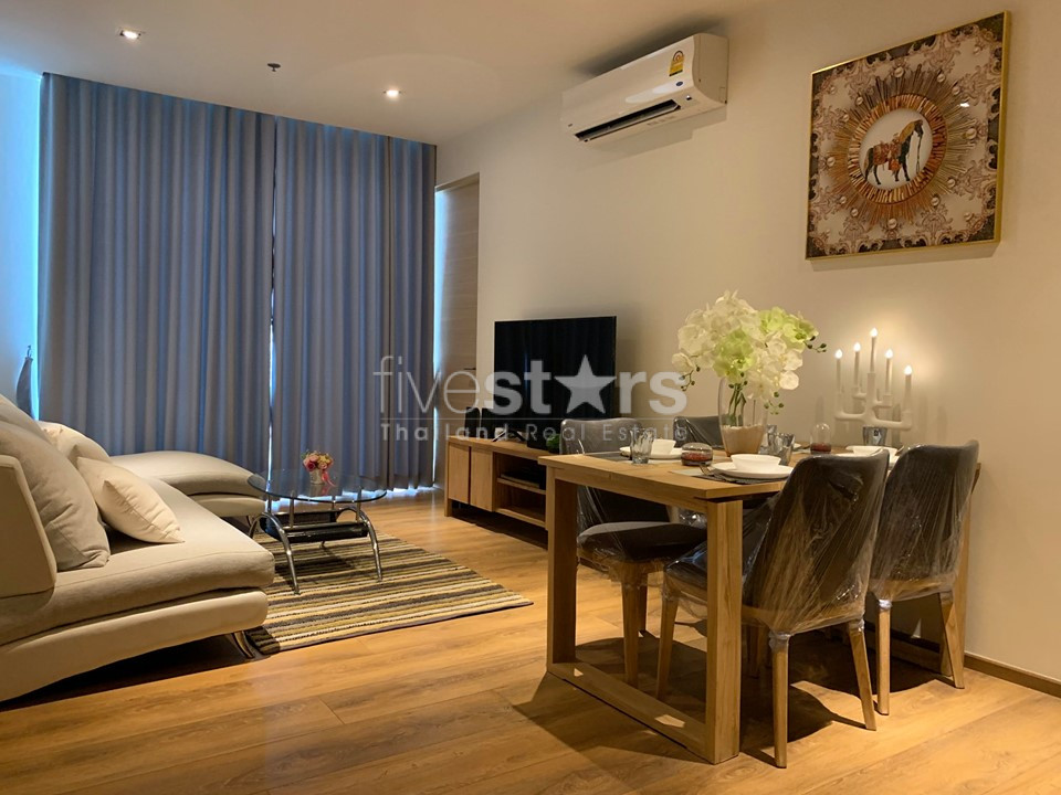 High floor unit 2 bedrooms condo for rent near BTS Phromphong