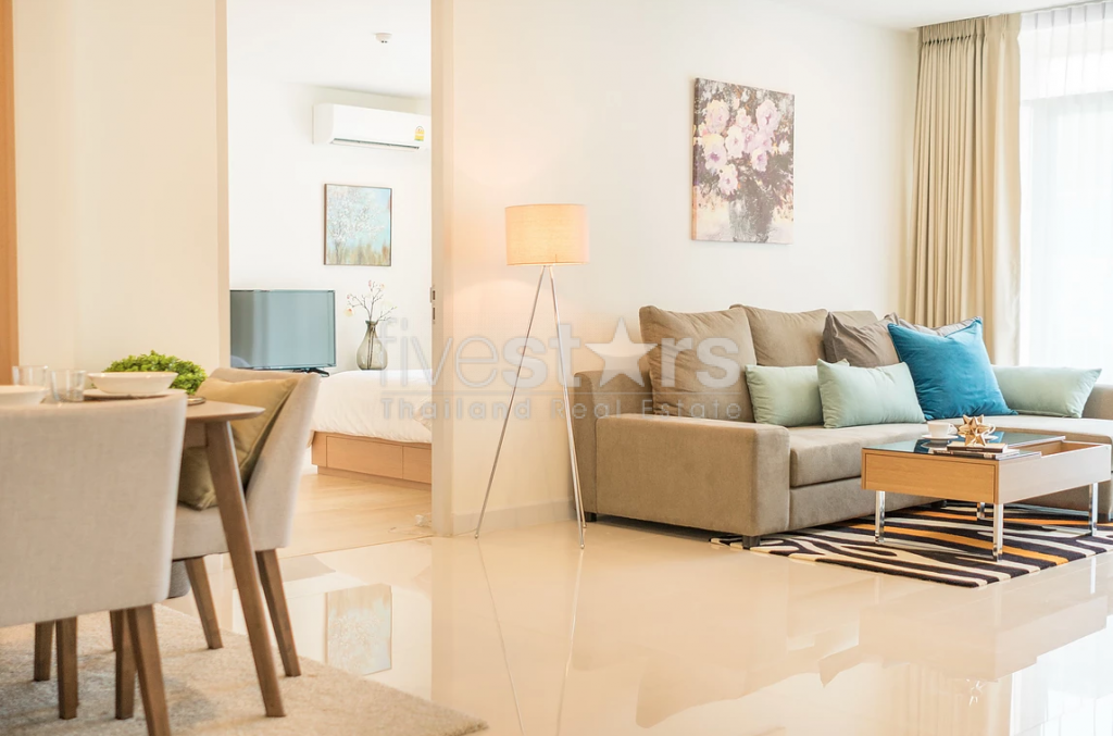 2 bedrooms service apartment  for rent near BTS Phromphong
