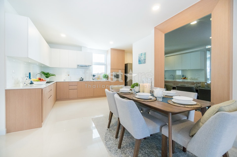 3 bedrooms service apartment for rent near BTS Phromphong, photo 3