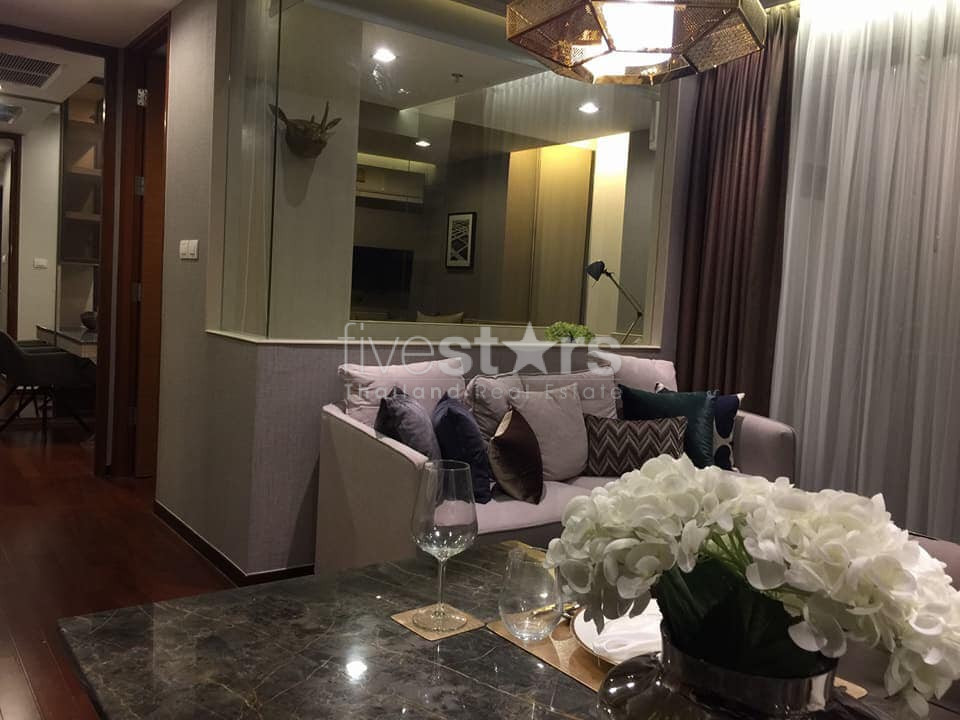 Appartement de 2 chambres à louer près du BTS Thonglor