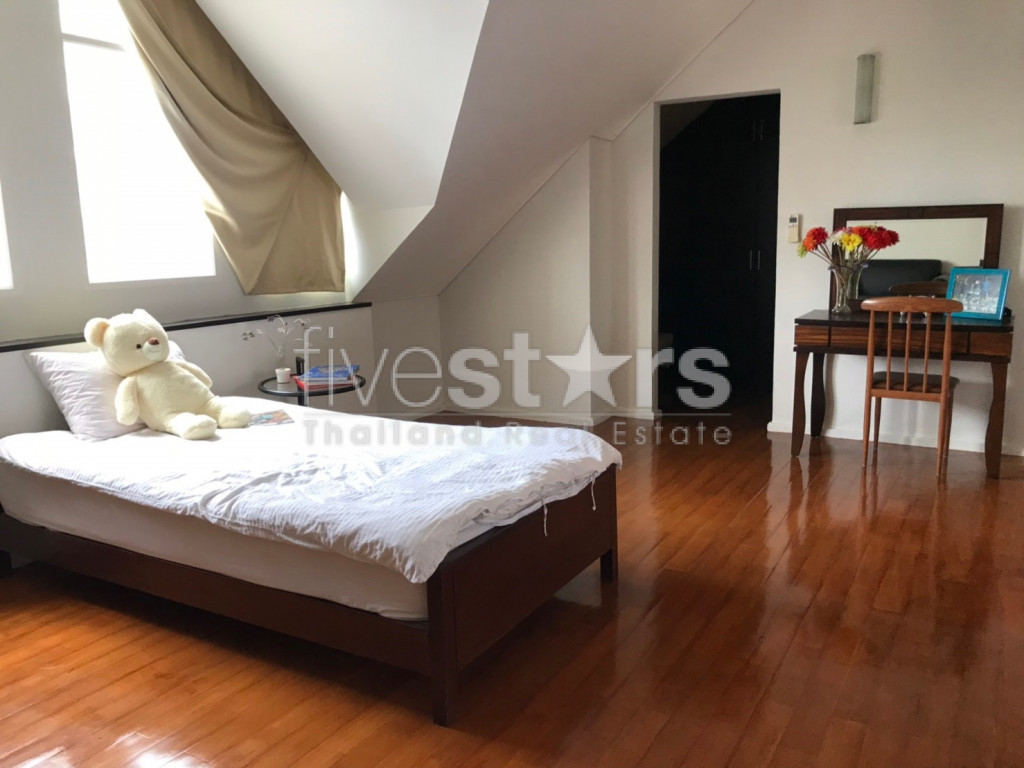 Grand appartement 4 chambres en duplex à louer à Thonglor, photo 7
