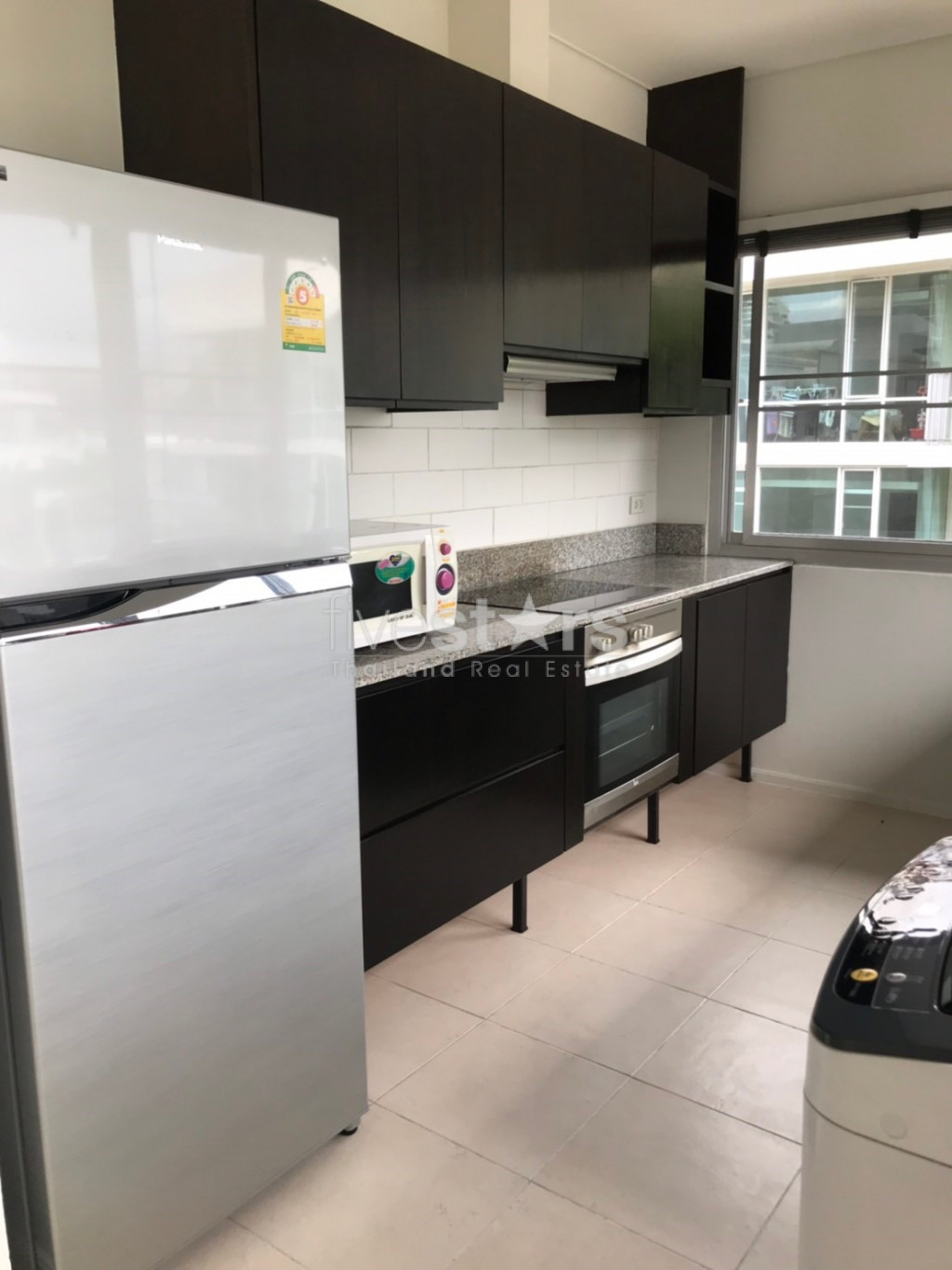Grand appartement 4 chambres en duplex à louer à Thonglor, photo 4