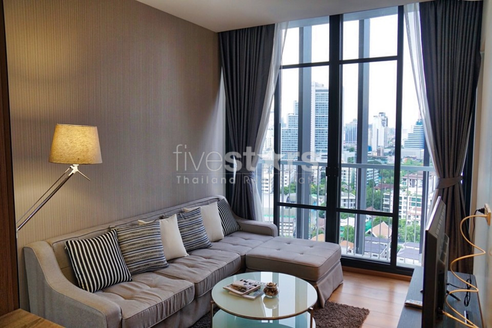 Modern 2 bedrooms condo for rent near BTS Phromphong