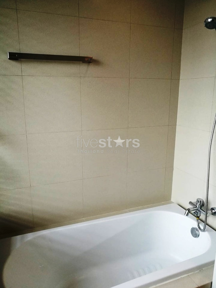 Large 1 bedroom condo for rent in Thonglor, photo 10