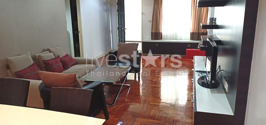 Appartement de 2 chambres à louer près du BTS Phrompong, photo 2