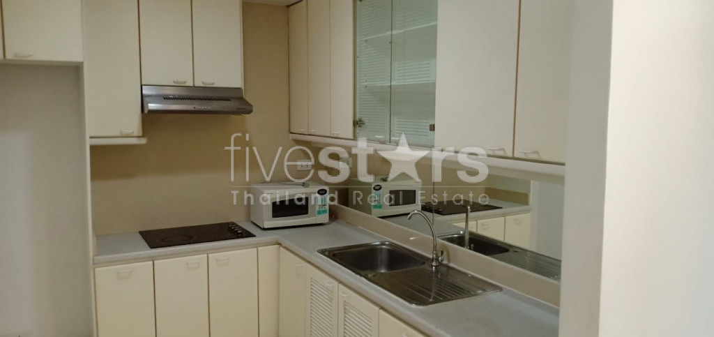 Appartement de 2 chambres à louer près du BTS Phrompong, photo 9