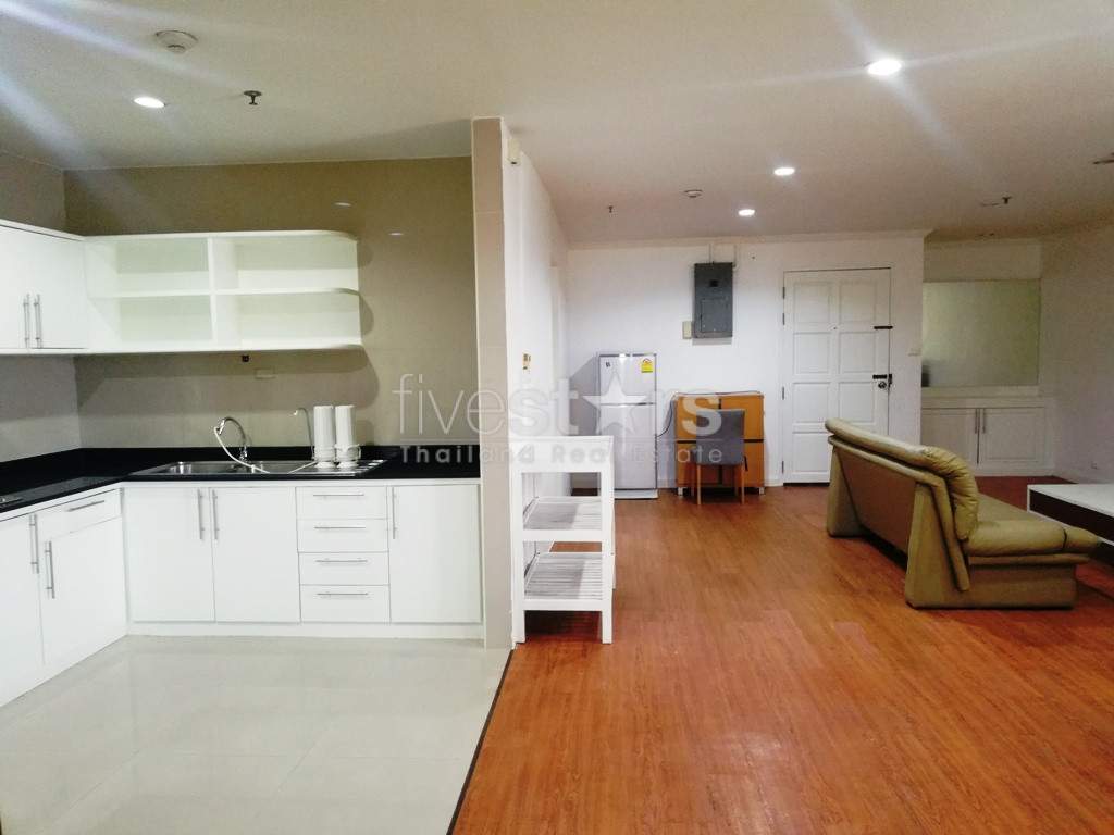 Appartement spacieux à louer près du BTS Phromphong, photo 5