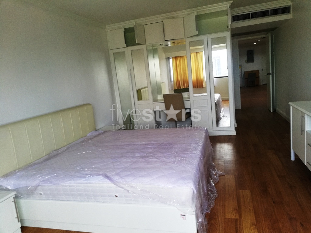 Appartement spacieux à louer près du BTS Phromphong, photo 6