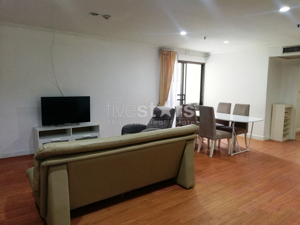Appartement spacieux à louer près du BTS Phromphong, photo 3