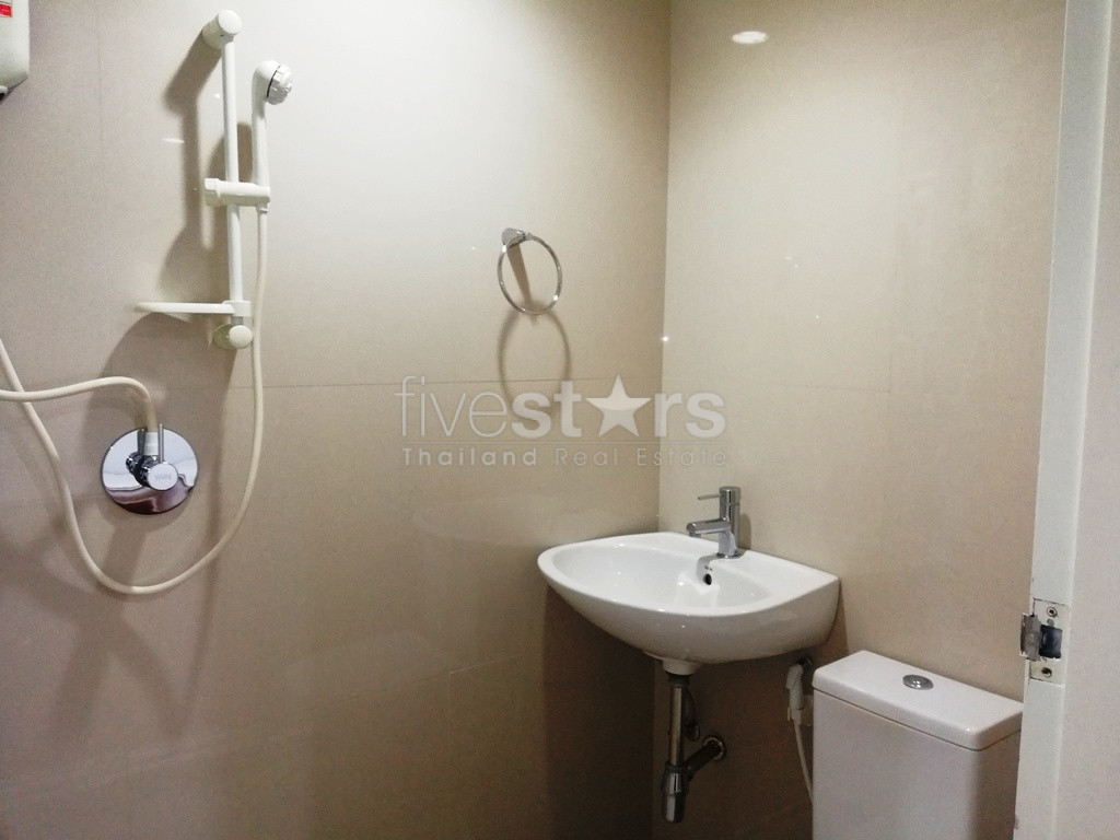 Appartement spacieux à louer près du BTS Phromphong, photo 15