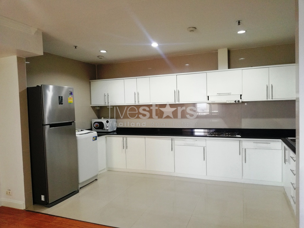 Appartement spacieux à louer près du BTS Phromphong, photo 4