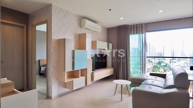 Modern 2 bedrooms for rent near BTS Thonglor