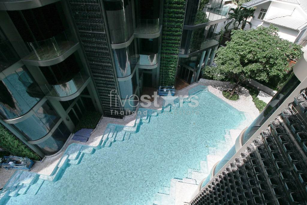 Condo neuf de 2 chambres à louer à Phromphong, photo 15