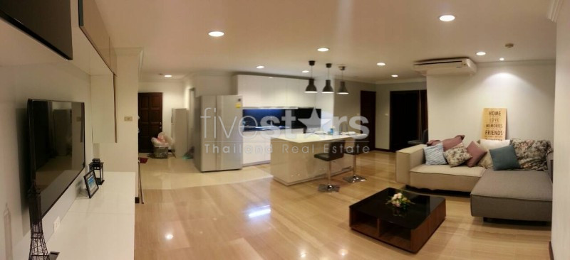 3 bedrooms condo for rent in Phrompong area