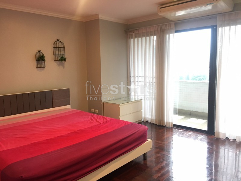 3 bedrooms condo for rent in Phrompong area, photo 11