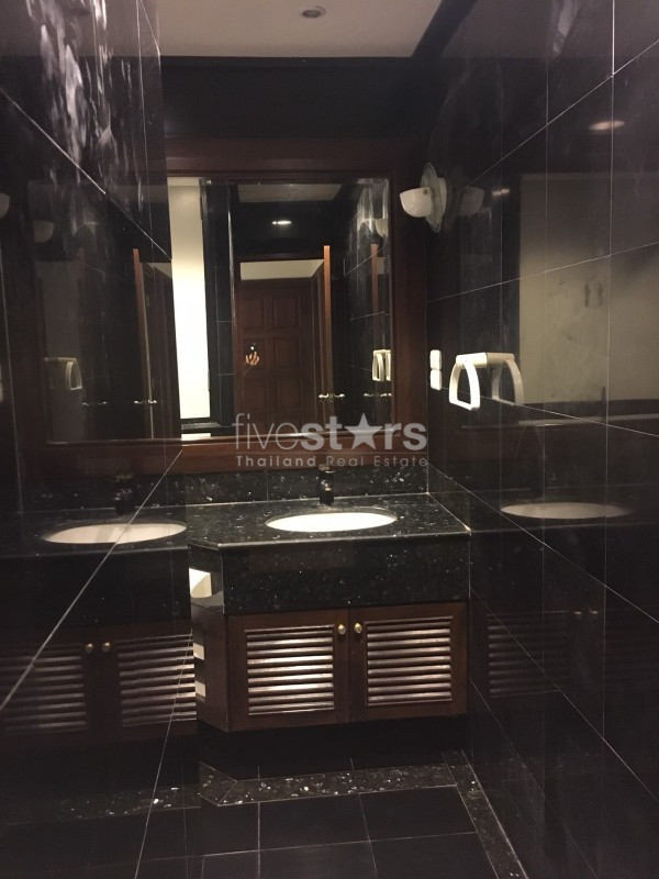 3 bedrooms condo for rent in Phrompong area, photo 7