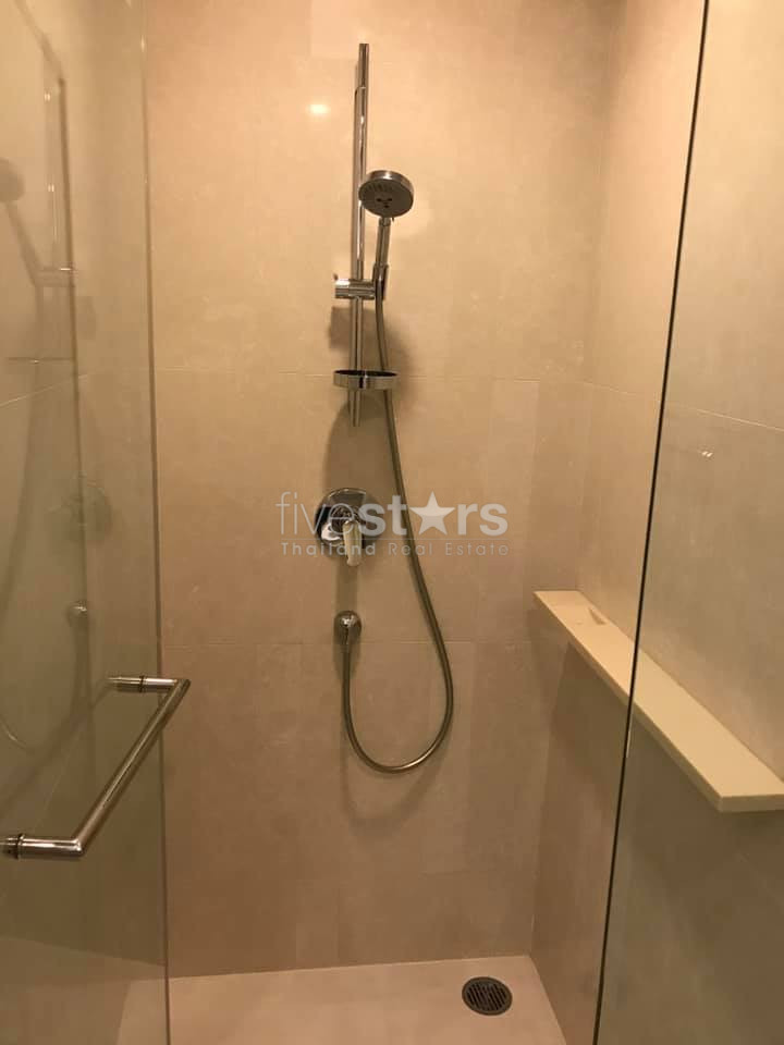 Corner unit 2 bedrooms condo for rent in Thonglor, photo 18