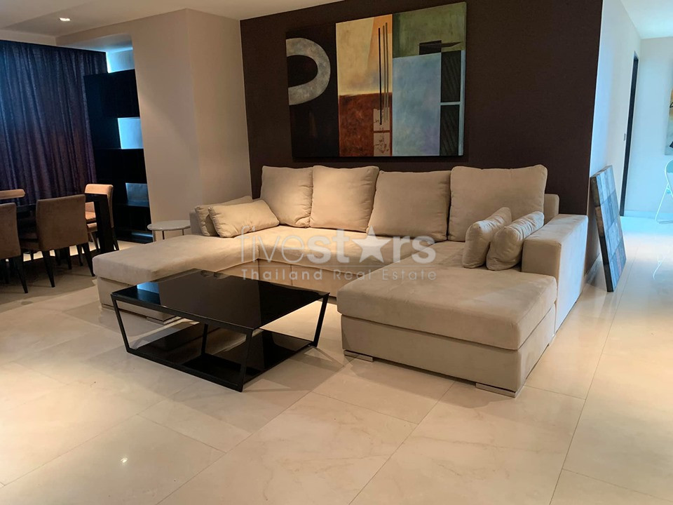 3 bedrooms condo for rent in Thonglor