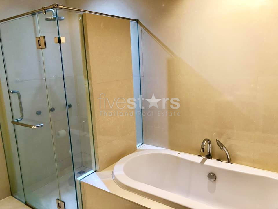 Grand appartement 2 chambres au niveau du BTS Phromphong, photo 24