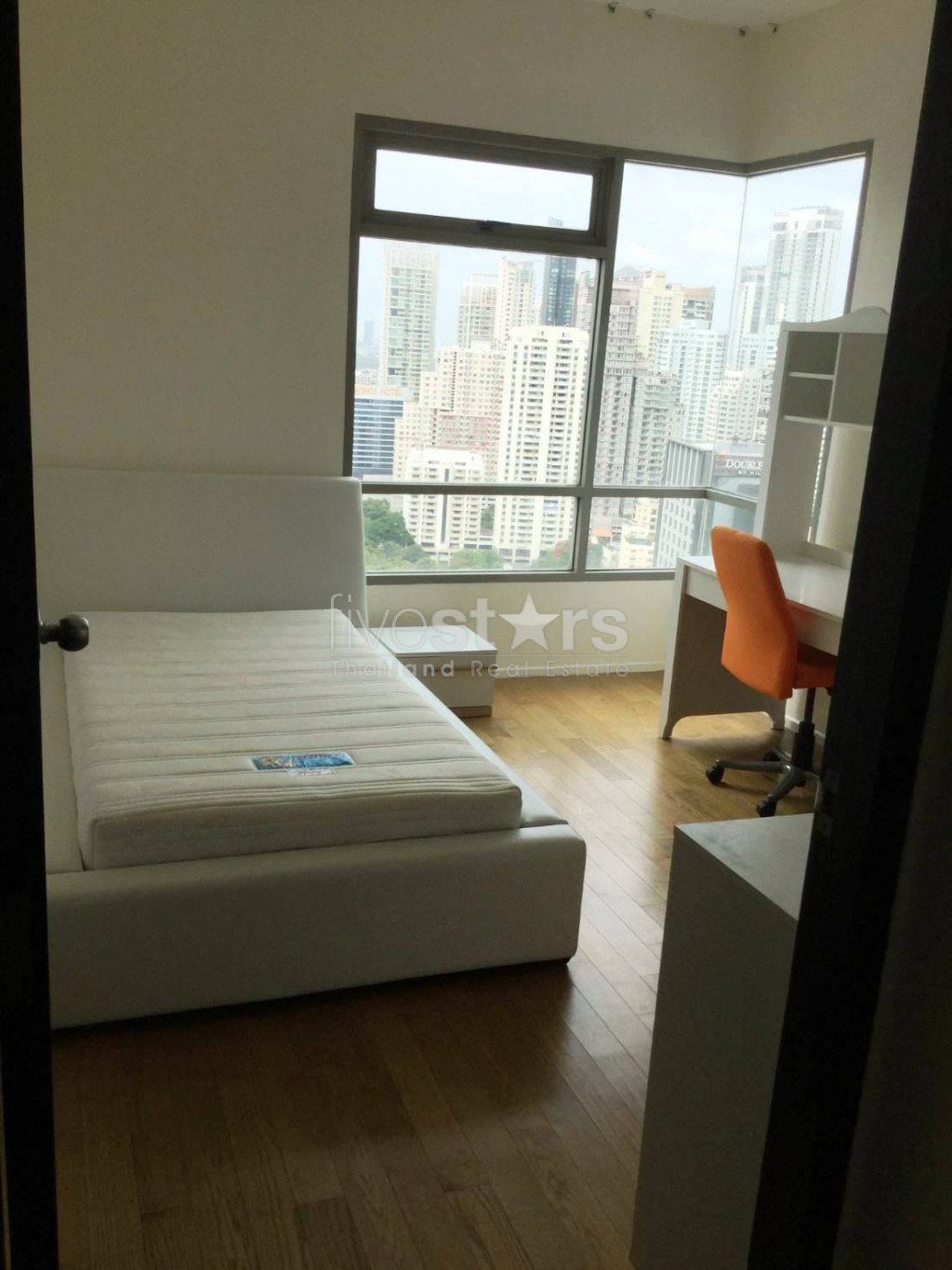 3 bedroom high floor condo for rent close to Phrom Phong BTS station, photo 7
